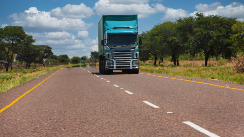 Avantec Transportes assegura o transporte de estruturas com segurança e pontualidade para shows e exposições.