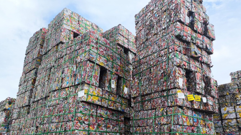 Impacto econômico da reciclagem de alumínio analisado pela ReciclaBR.