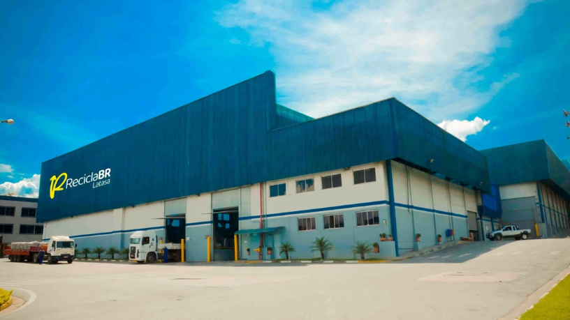 ReciclaBR mostra como a reciclagem de alumínio transforma resíduos em receita.