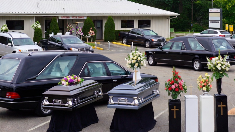 Atividade essencial e oportunidades de carreira no setor funerário segundo Tiago Schietti.